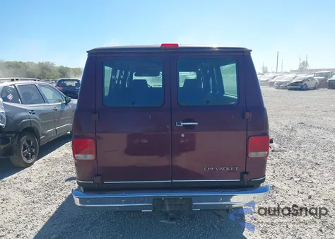 1995 Chevrolet G20 G20 z USA, uszkodzony, nr VIN 1GNEG25K3SF136072